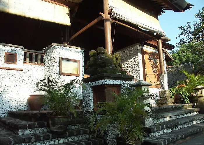 ホテル Balisani Padma 2*
